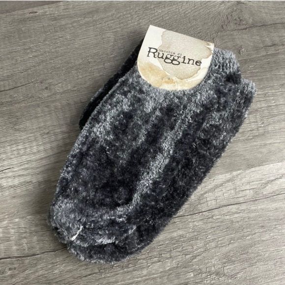 Get Fashionized Accessories - ✨NEW✨ Chenille Socks Charcoal